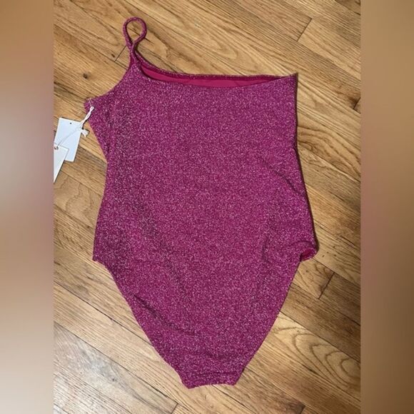 GOOD AMERICAN 90’s HOT SHOULDER ONE PIECE SWIMSUIT IN HAWAIIAN PINK NWT - Picture 4 of 5